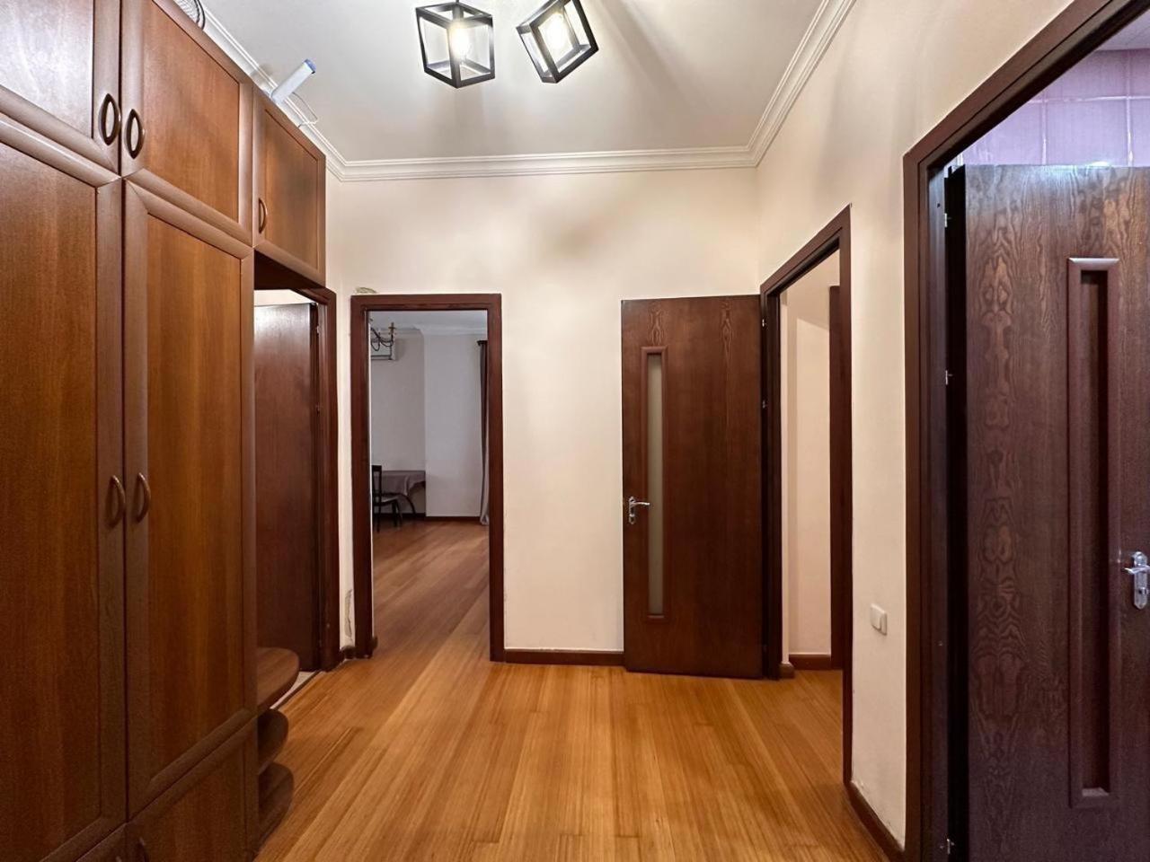 Hotel & Apartments California Ереван Экстерьер фото