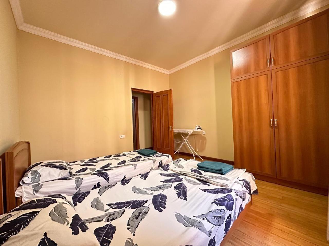 Hotel & Apartments California Ереван Экстерьер фото